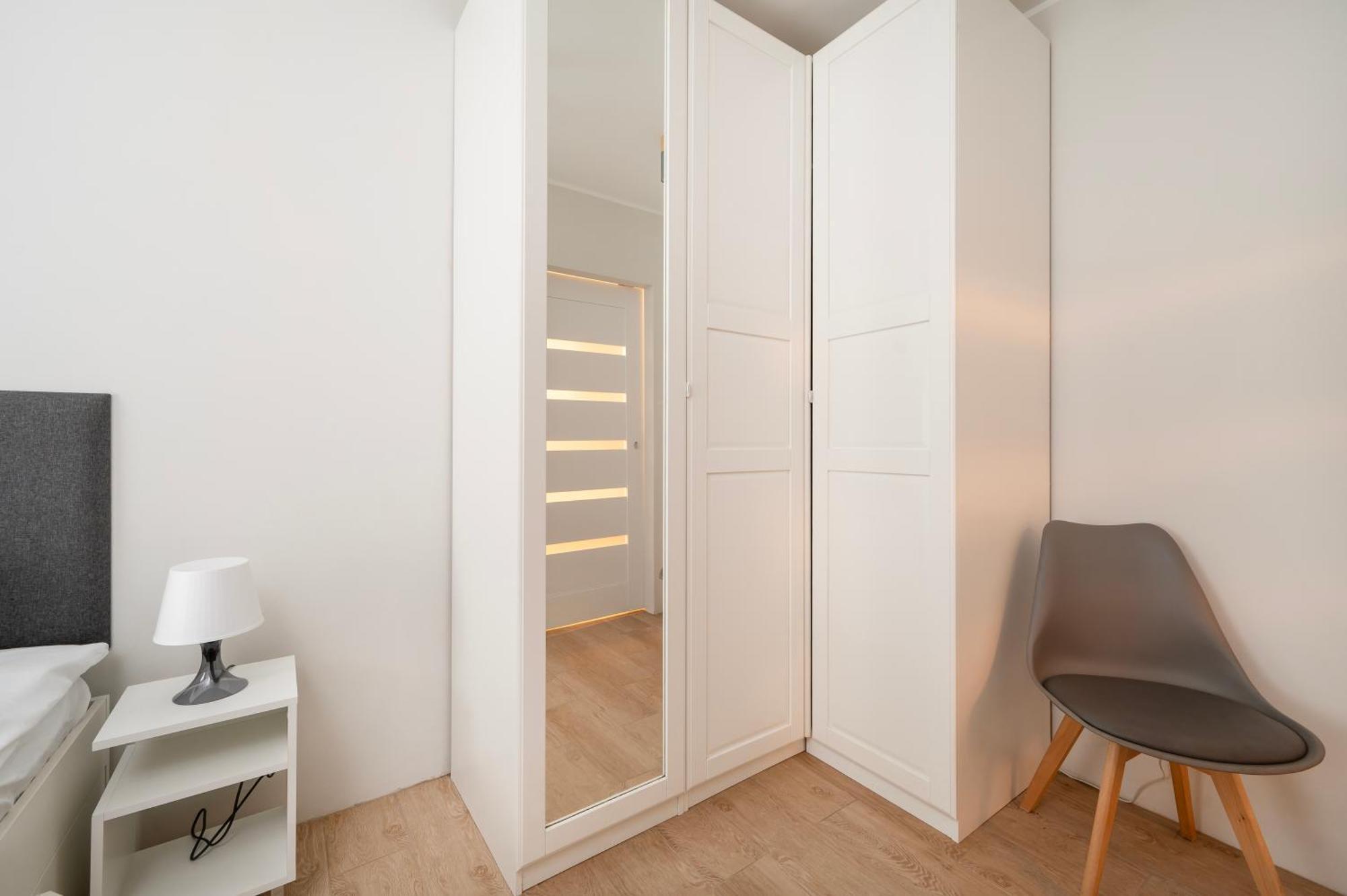 Hideaway Apartment - Terrace With Garden & Parking- By Rentujemy Lodz  Luaran gambar