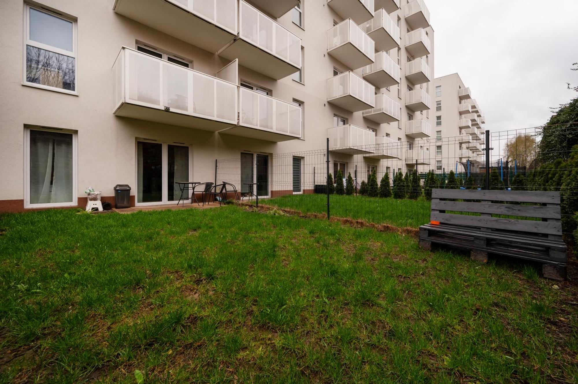 Hideaway Apartment - Terrace With Garden & Parking- By Rentujemy Lodz  Luaran gambar